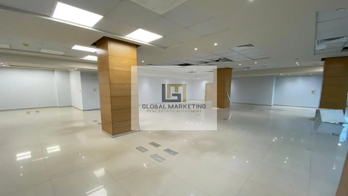 Modern Office for Rent - 350 Square Meters in Prime Location