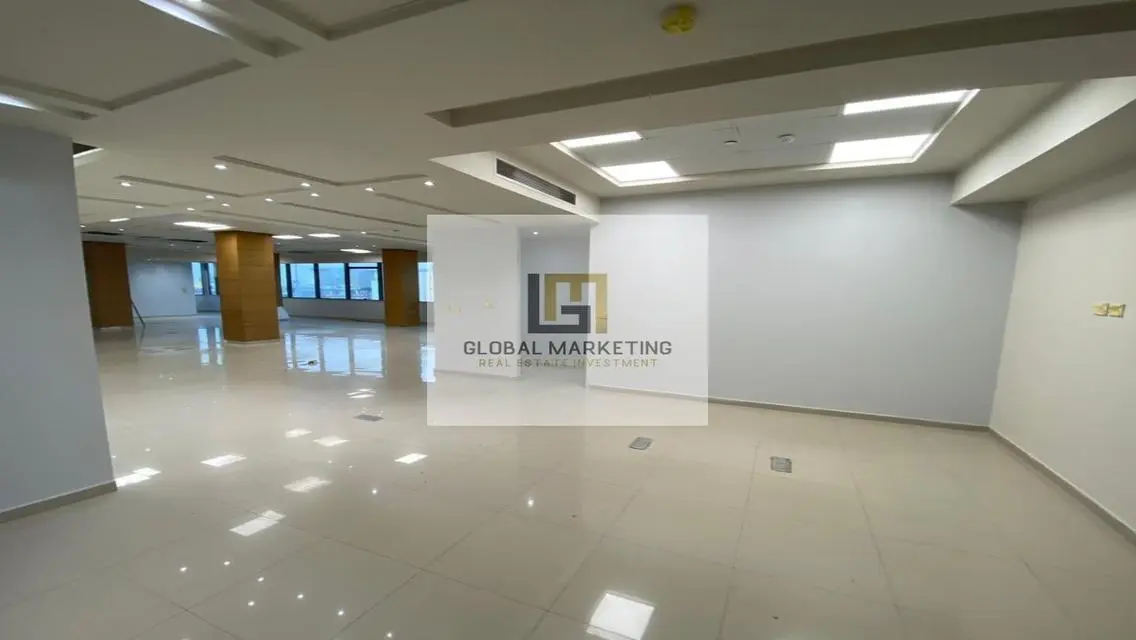 Modern Office for Rent - 350 Square Meters in Prime Location