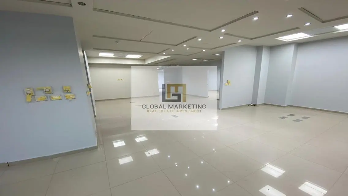 Modern Office for Rent - 350 Square Meters in Prime Location