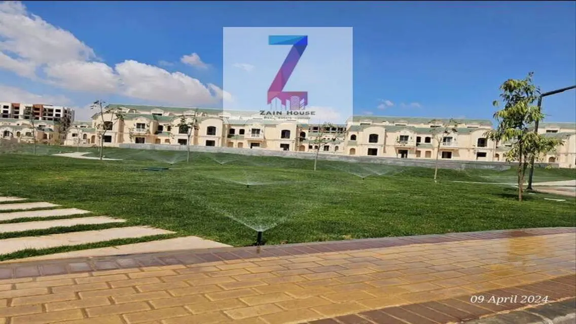 شقة للبيع بمساحة 2500 متر تطل على بحيرات