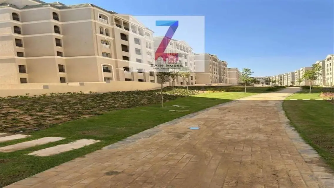 شقة للبيع بمساحة 2500 متر تطل على بحيرات