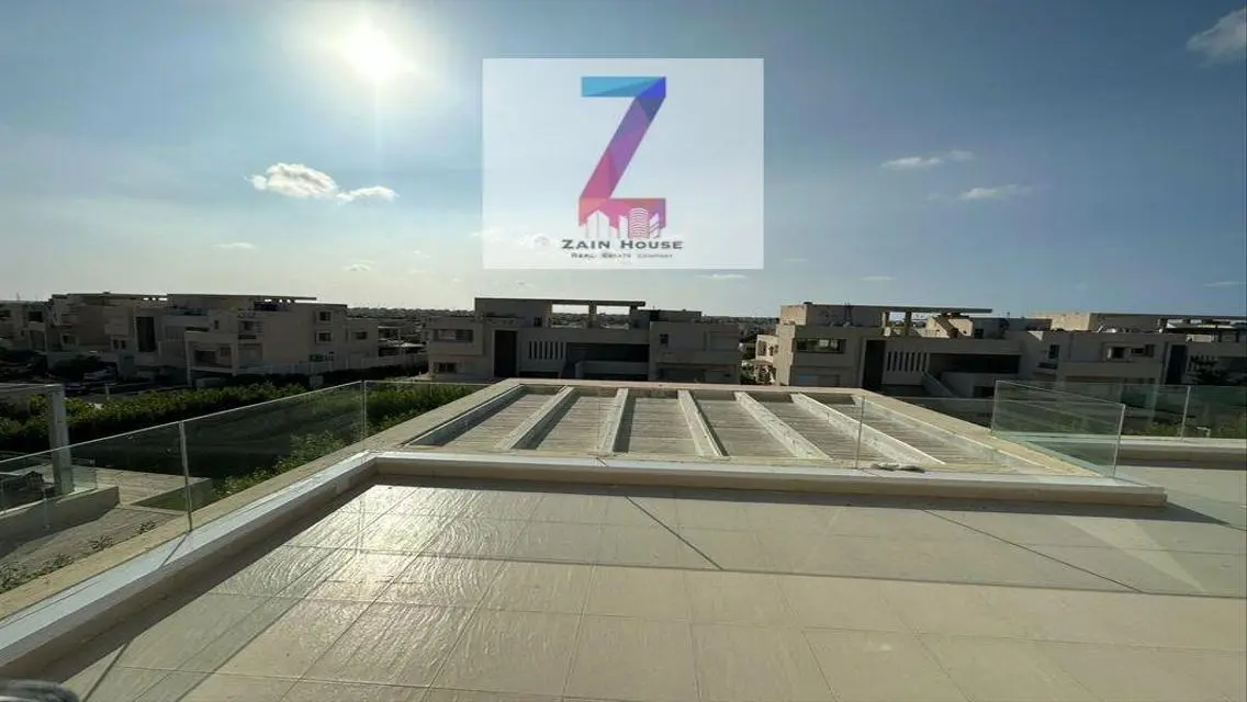 شقة رائعة للبيع مع شرفة