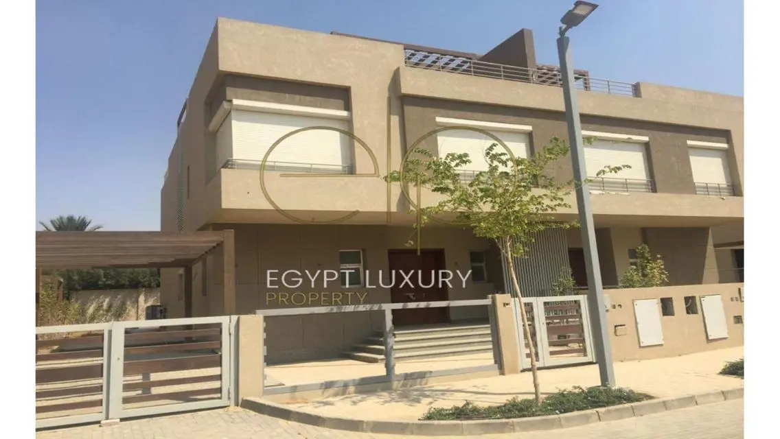 فيلّا راقية مع حديقة ومسبح مشترك