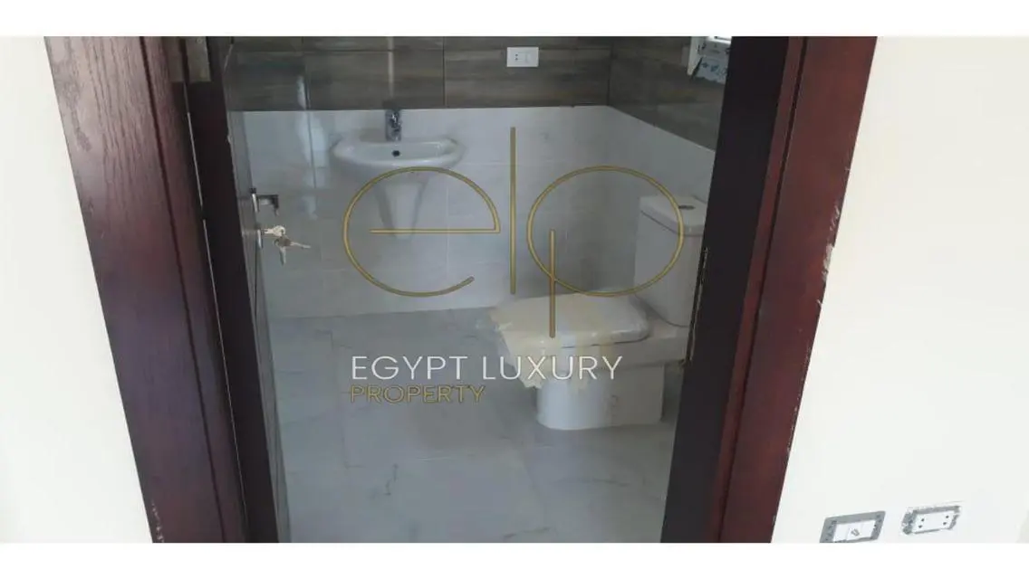 فيلّا راقية مع حديقة ومسبح مشترك
