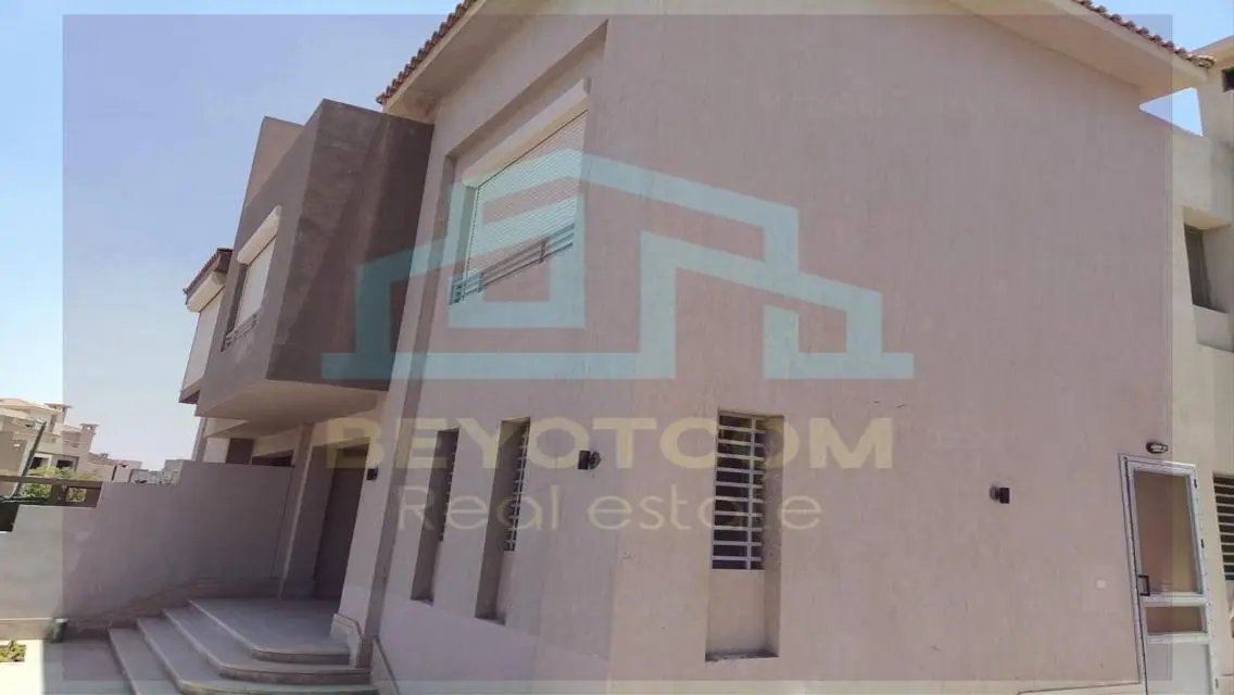 Luxury Apartment for Sale at 80000 EGP - Stunning Lake View