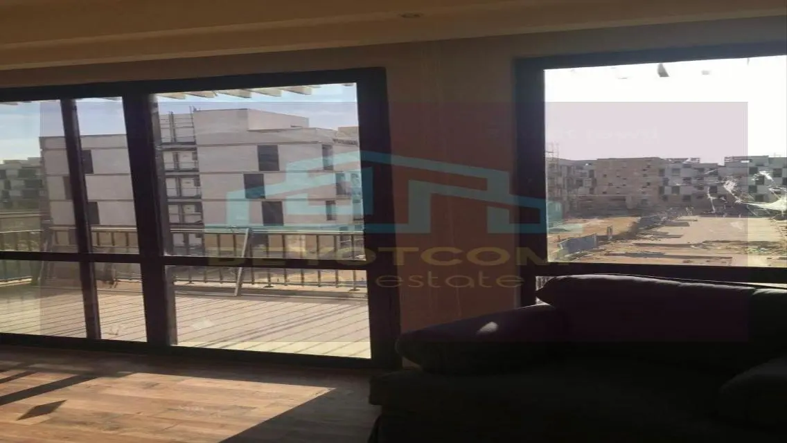 شقة فاخرة للبيع بمطل على بحيرات