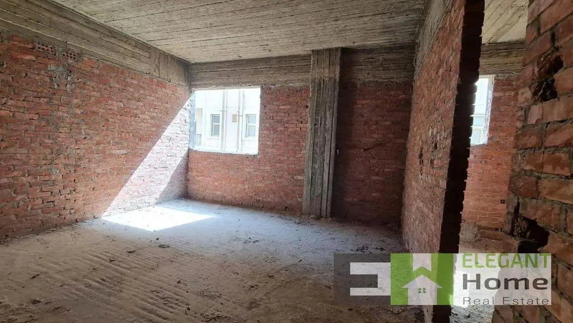 Stunning Apartment with Scenic View for Sale in the Heart of the City