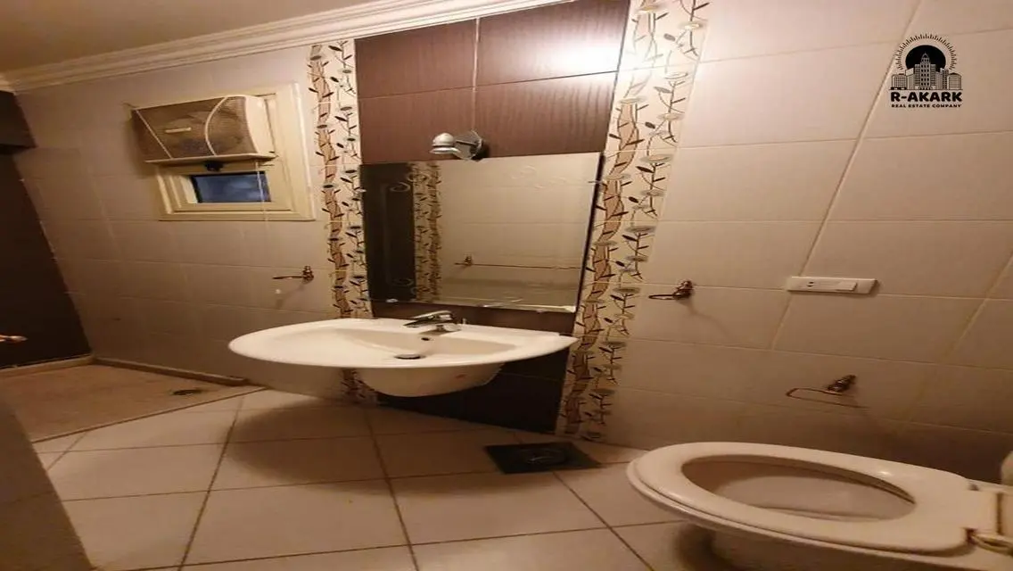 Luxurious Property with 4 Bedrooms and 3 Bathrooms - 300 sqm