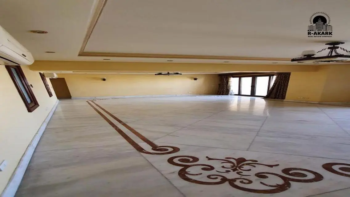 Luxurious Property with 4 Bedrooms and 3 Bathrooms - 300 sqm