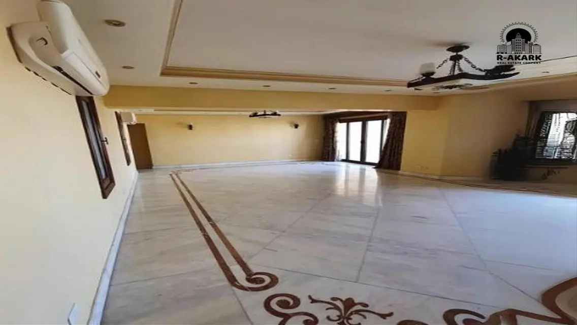 Luxurious Property with 4 Bedrooms and 3 Bathrooms - 300 sqm