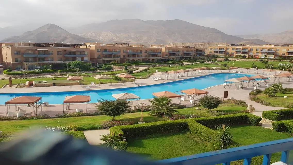 شقة فاخرة بها إطلالة رائعة في منطقة مميزة