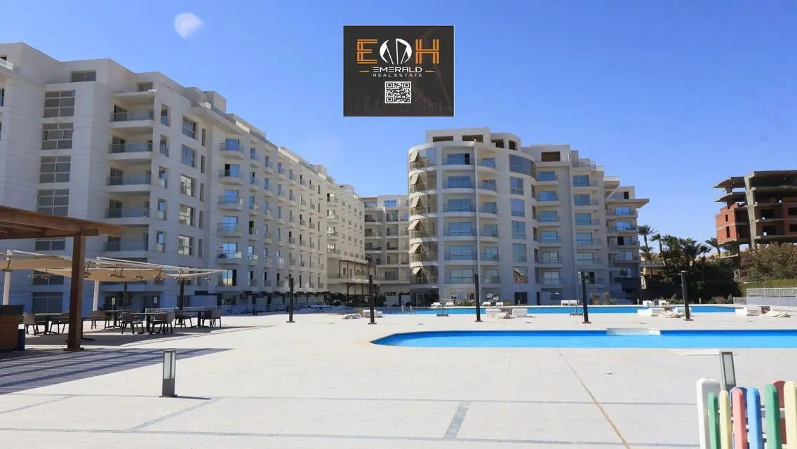 Luxury Apartment for Sale with Stunning Lake Views