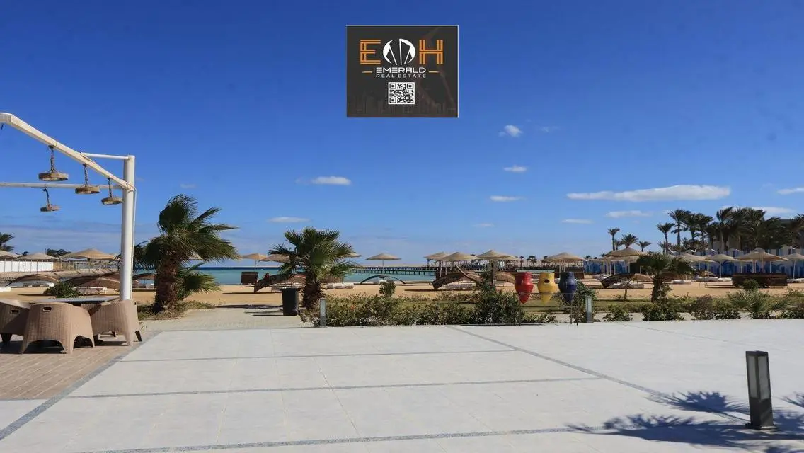 Luxury Apartment for Sale with Stunning Lake Views