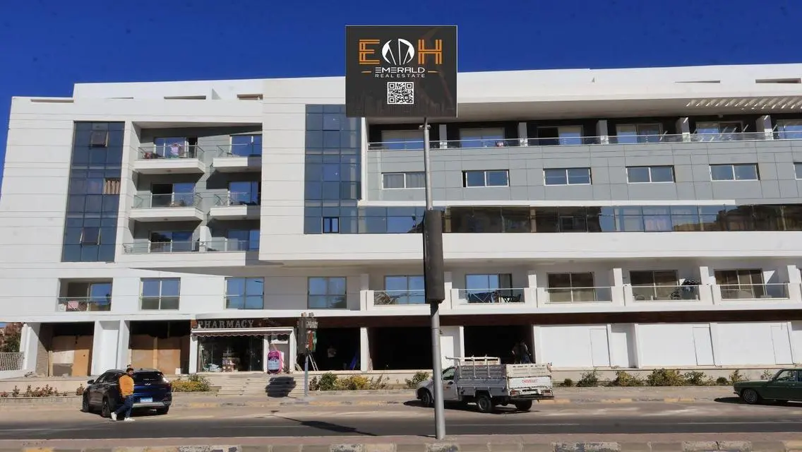 Luxury Apartment with Spacious Area and Stunning Views