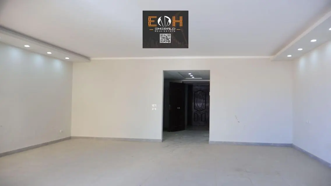 Luxury Apartment with Spacious Area and Stunning Views