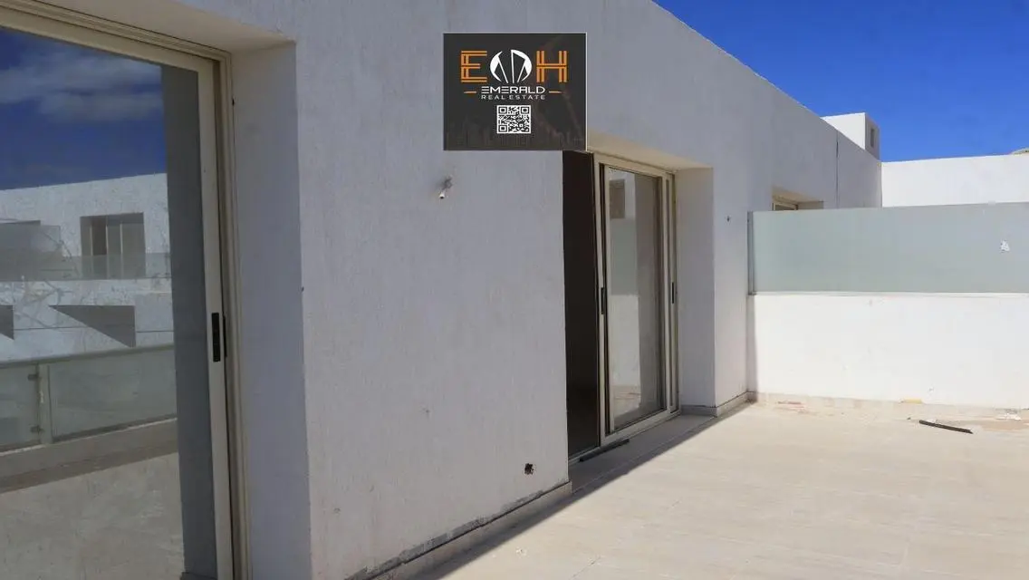 Luxury Apartment with Spacious Layout and Stunning Views
