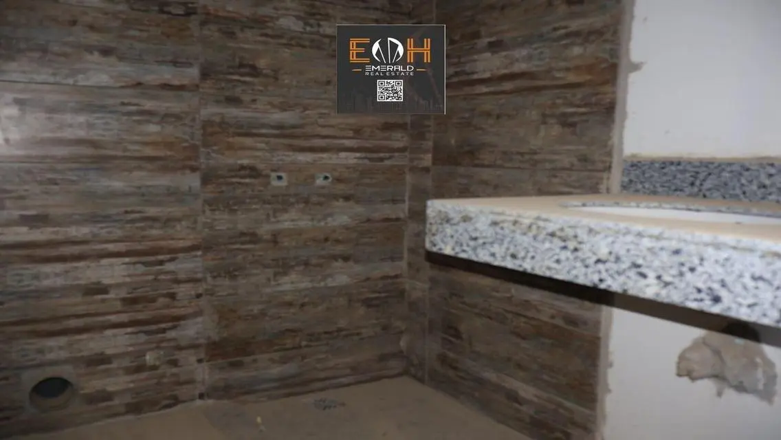 Luxury Apartment with Spacious Layout and Stunning Views