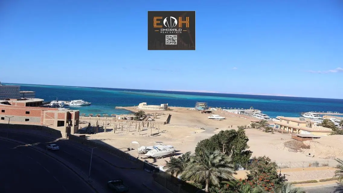 شقة فاخرة للبيع مع إطلالة رائعة