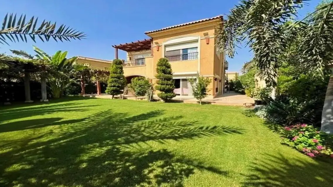 Luxurious Villa for Sale in Stone Park - New Cairo