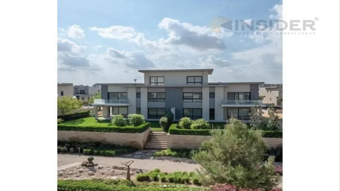 Luxury Apartment in Swanlake Residences