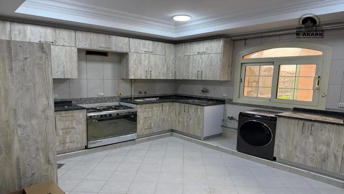 شقة فاخرة بمساحة 340 متر للبيع
