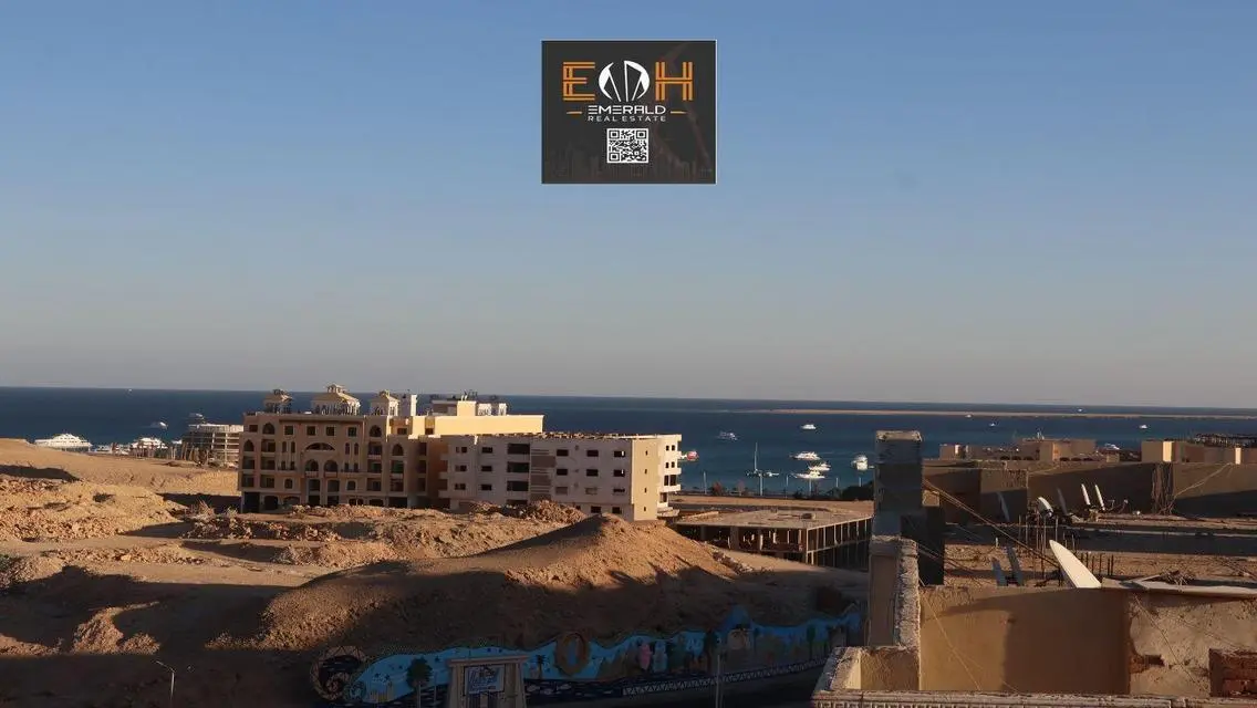 Luxury Apartment with Spacious Design and Premium Amenities