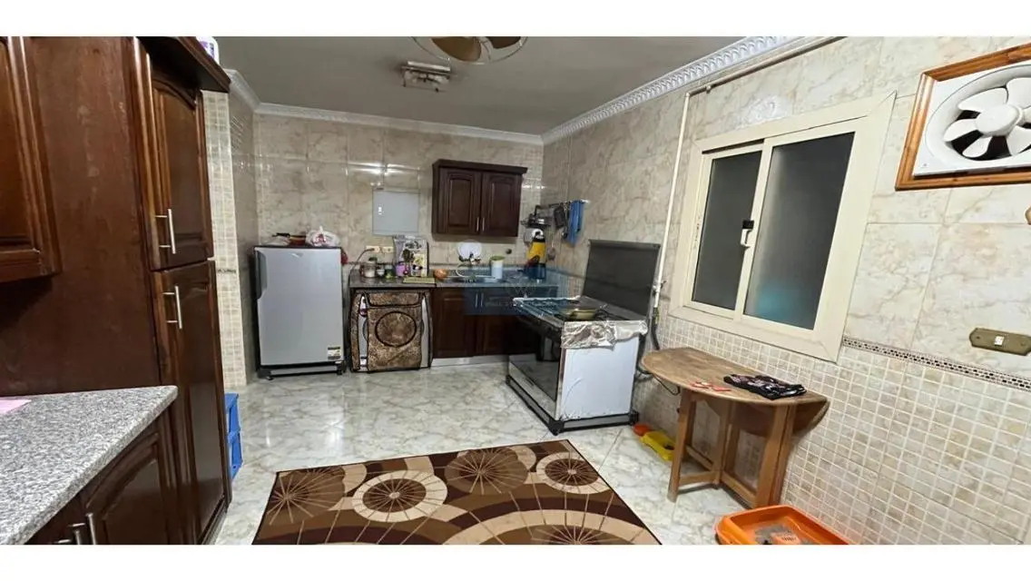 شقة مميزة للبيع بمساحة 200 متر في قلب المدينة