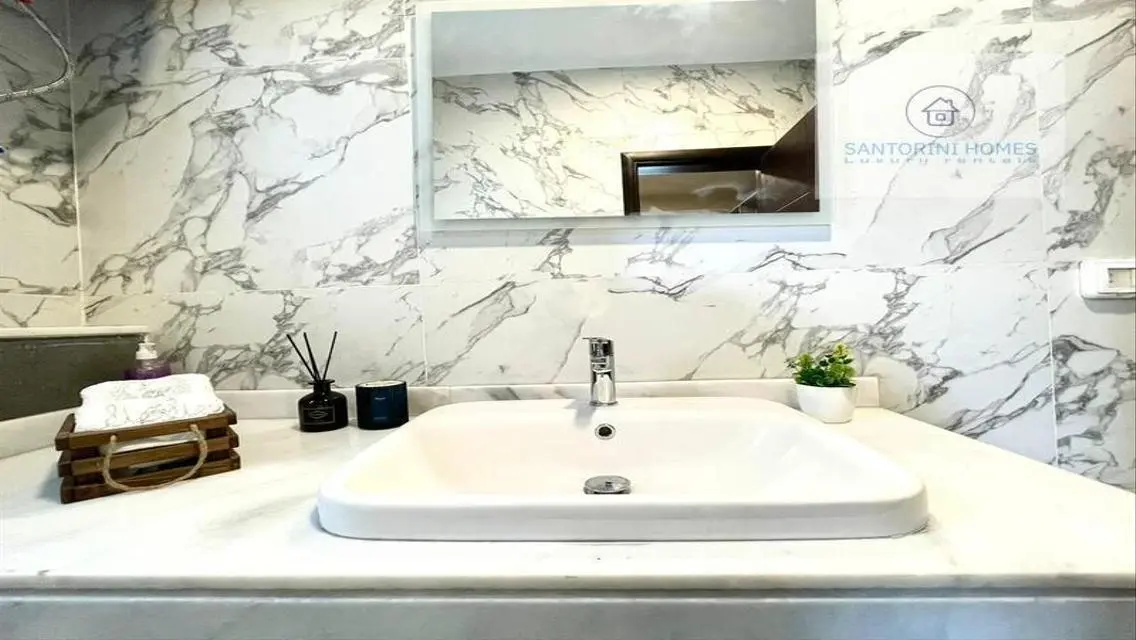 Luxury Apartment for Rent in Santorini - 300 sqm