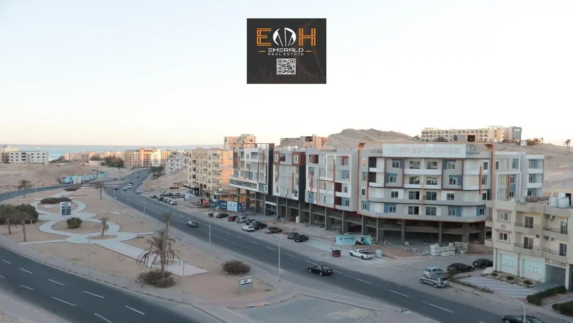 فيلا فاخرة للبيع بإطلالة مميزة على البحيرات