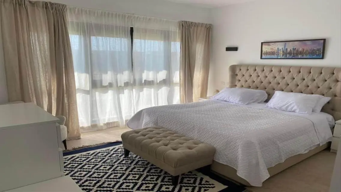 Luxury 150 sqm Apartment in Lavista Bay East