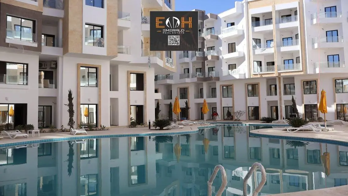 Luxury Apartment with Balcony and Shared Pool