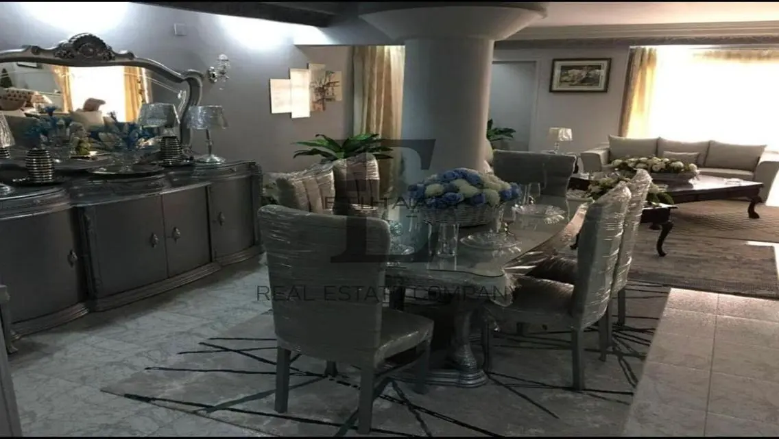 شقة فاخرة مطلة على معلم رئيسي