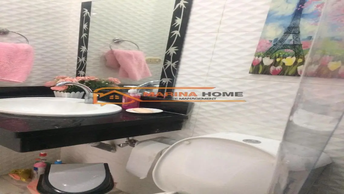فيلا فاخرة للبيع في مارينا 24