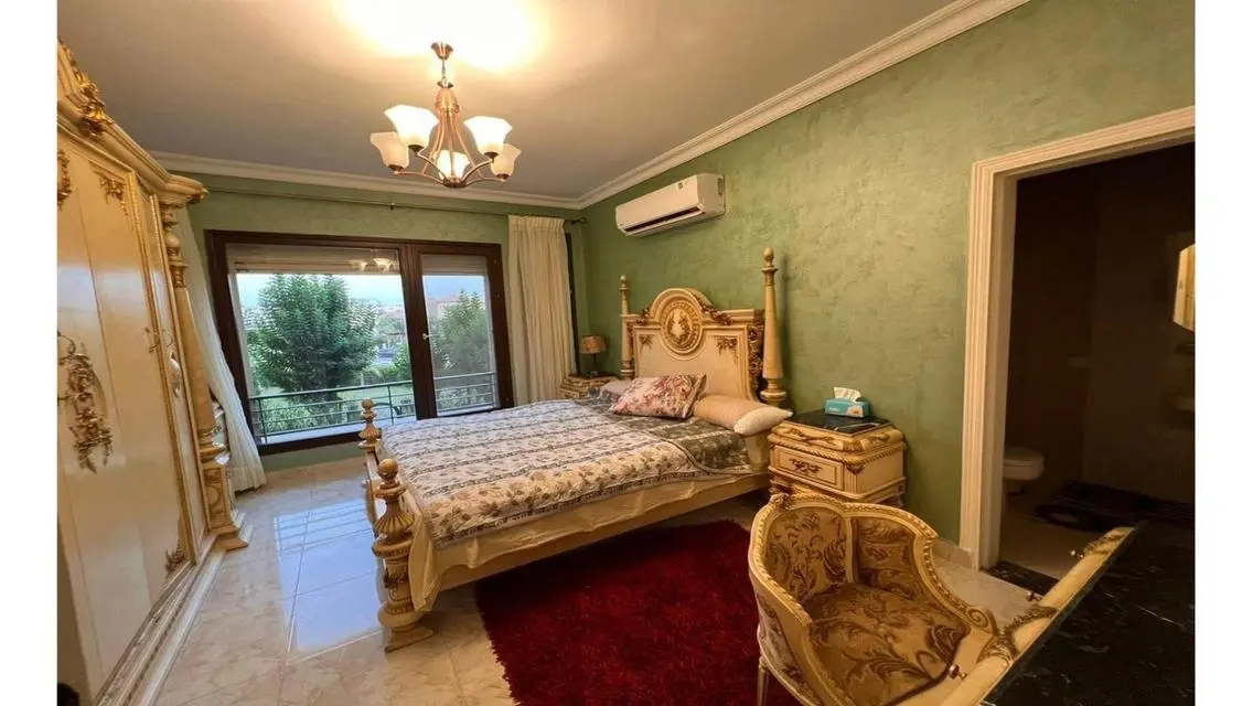 Luxurious Apartment with Private Garden in the Heart of the City