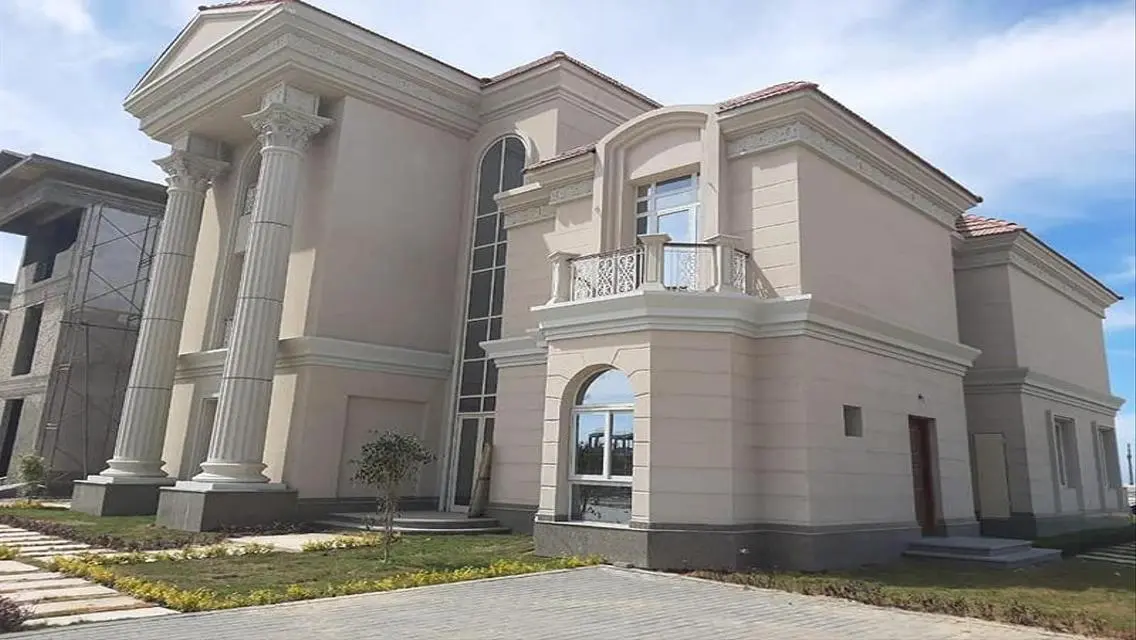 Luxury Villa with Private Garden and Pool in Prime Location