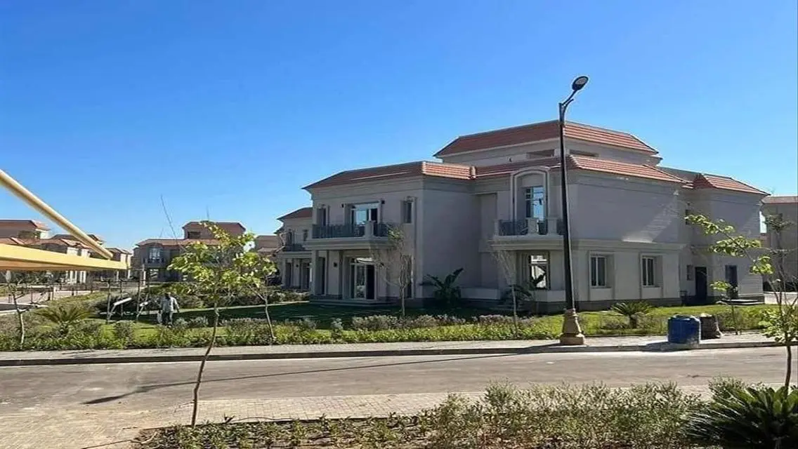 Luxury Villa with Private Garden and Pool in Prime Location