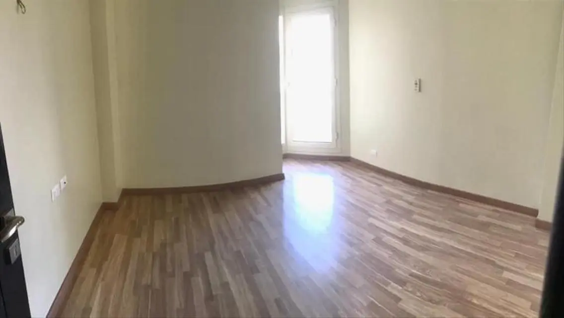 شقة مميزة للإيجار مع إطلالة رائعة - 20000 جنيه