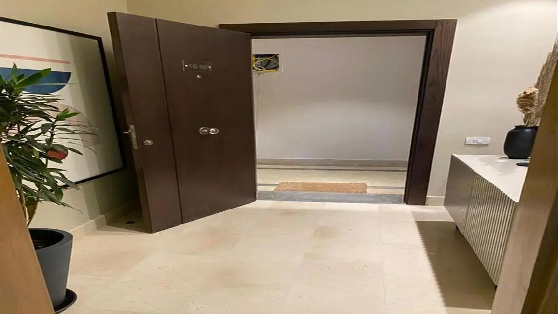 شقة فاخرة بمساحة واسعة مع خدمات متميزة