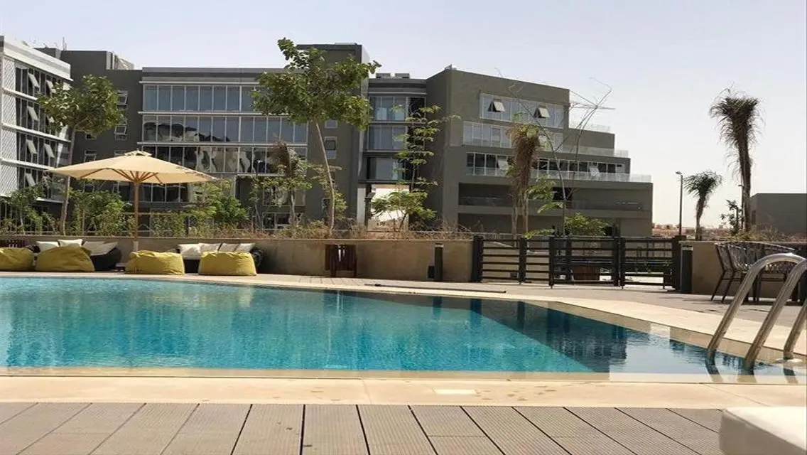 Luxurious Villa with Private Lakes and Complete Amenities