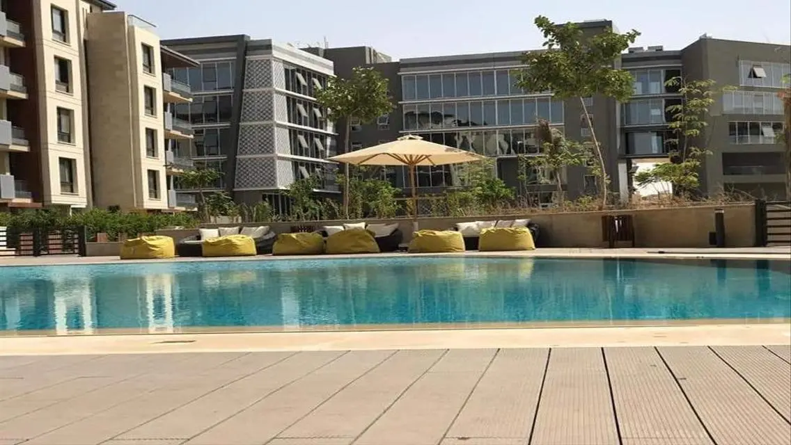 Luxurious Villa with Private Lakes and Complete Amenities