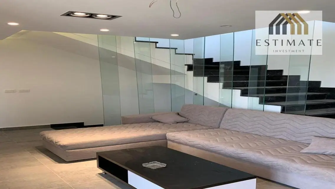 Luxury Apartment with Premium Amenities - 318 sqm