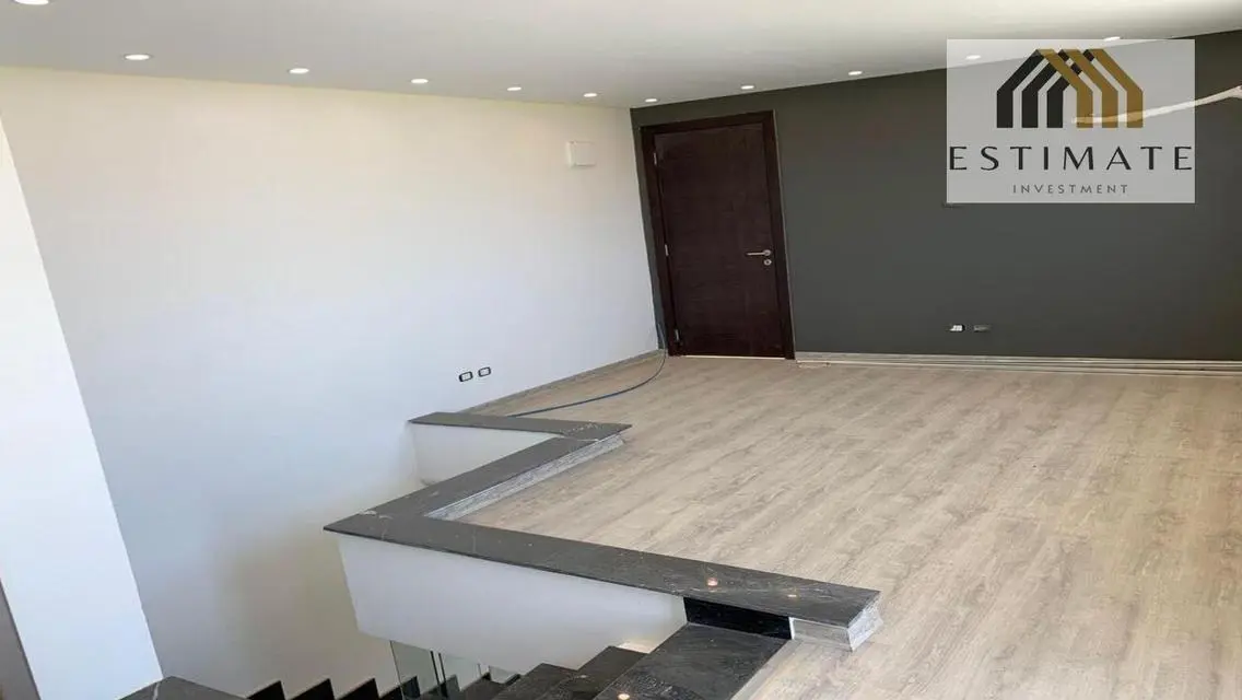 Luxury Apartment with Premium Amenities - 318 sqm