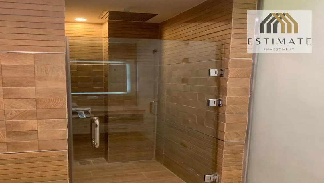 Luxury Apartment with Premium Amenities - 318 sqm