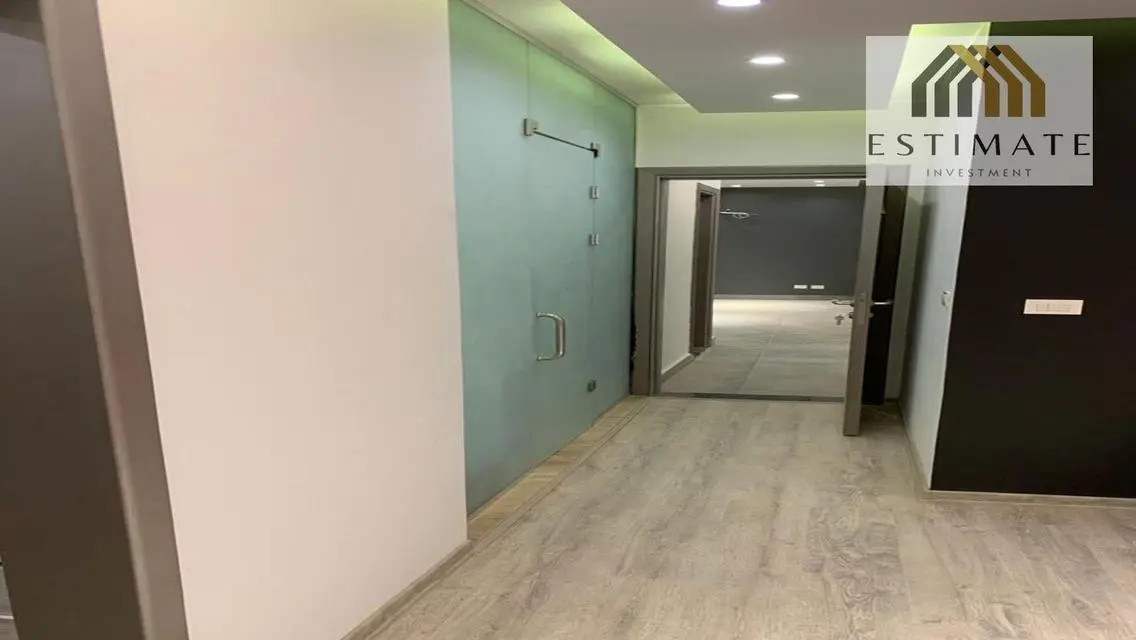 Luxury Apartment with Premium Amenities - 318 sqm