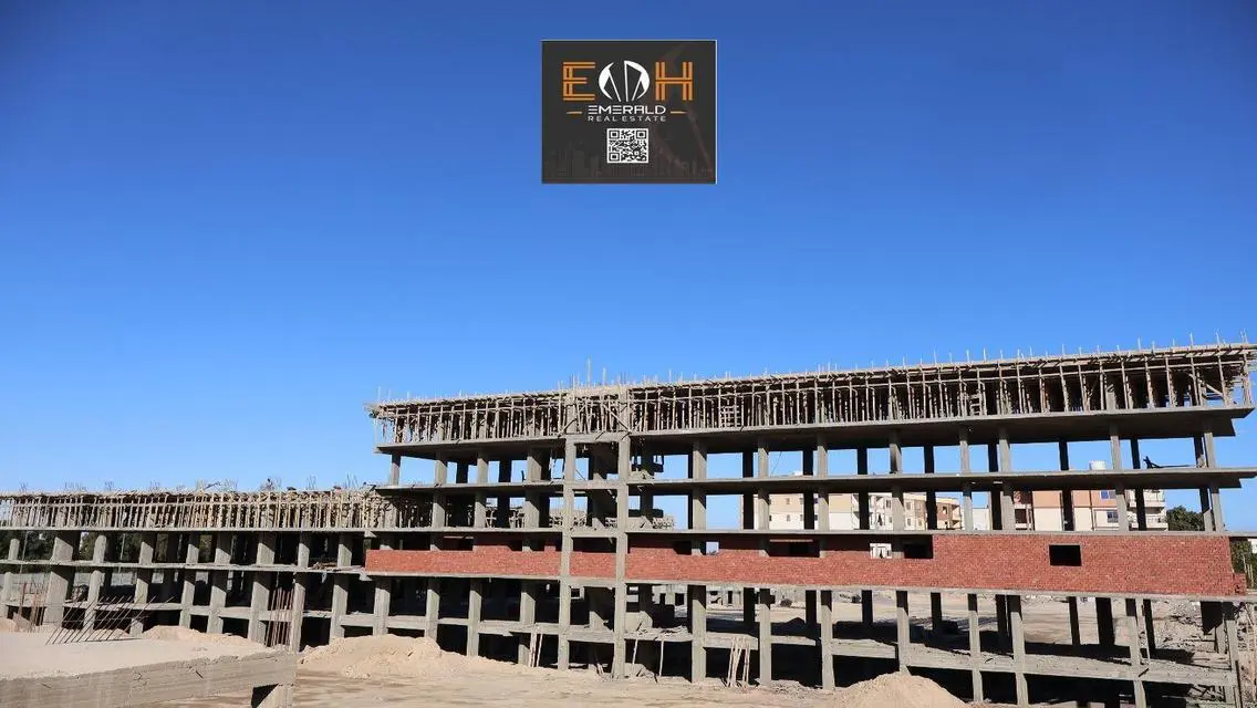 Luxurious Apartment with Spacious Balcony in Prime Location