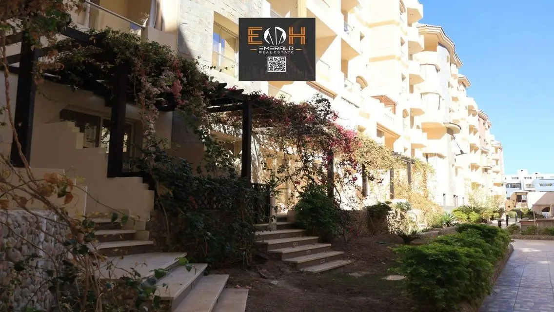 Luxury Apartment in Florenza Khamsin