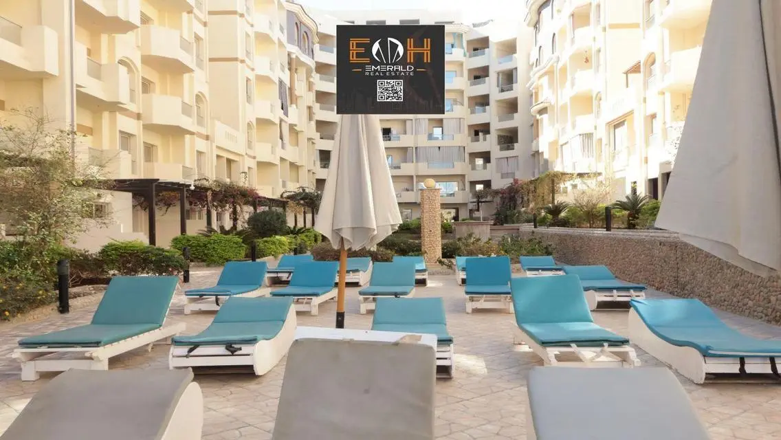 Luxury Villa For Sale in Florenza Khamsin