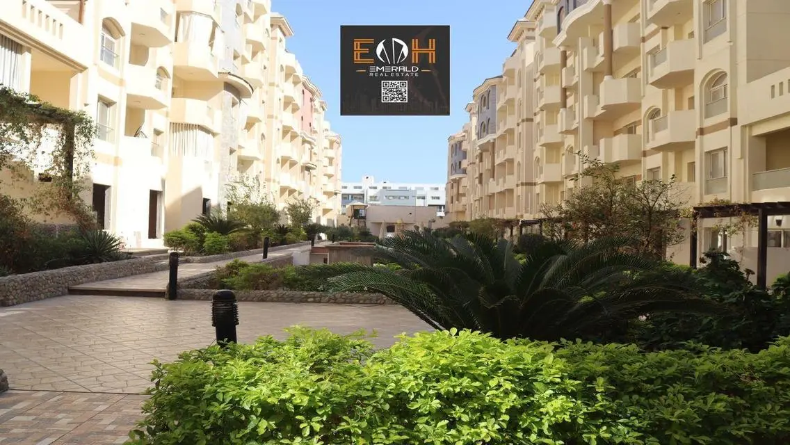Luxury Apartment in Florenza Khamsin with Balcony and Premium Amenities