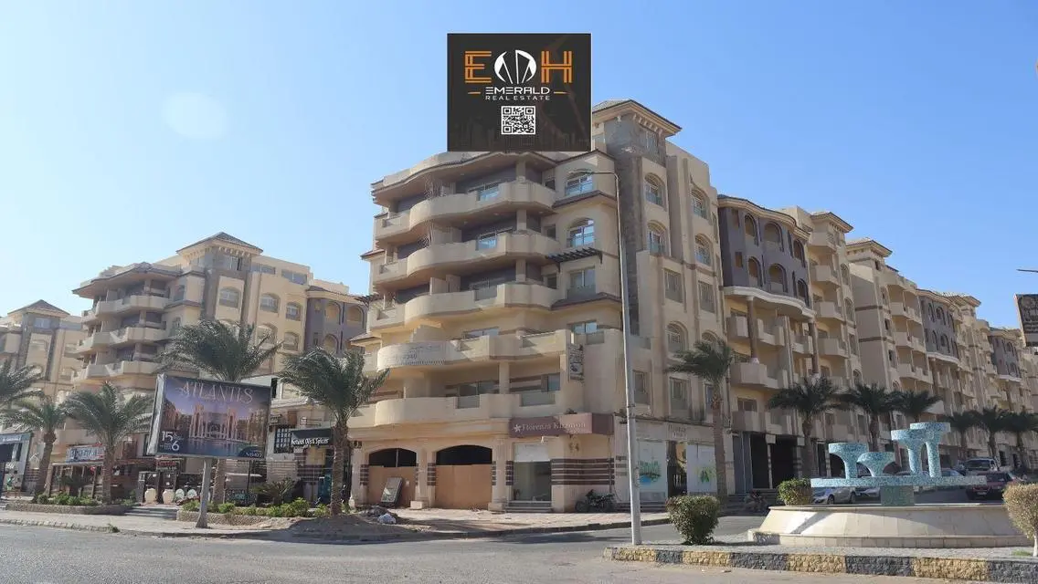 Luxury Apartment in Florenza Khamsin with Balcony and Premium Amenities
