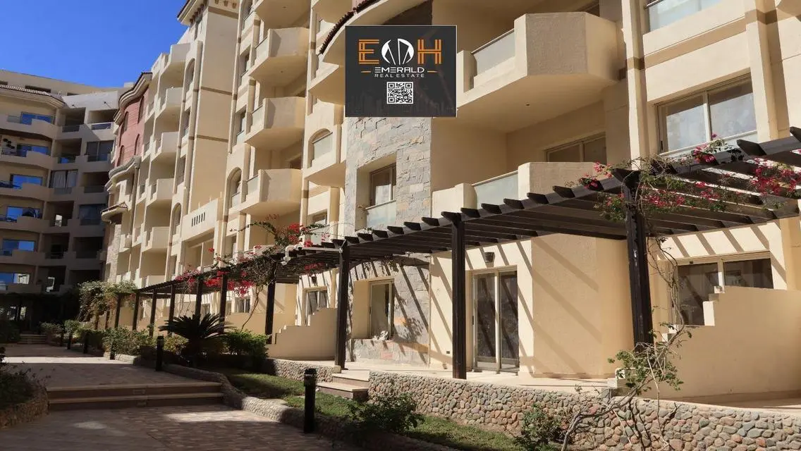 Luxury Apartment in Florenza Khamsin with Stunning View